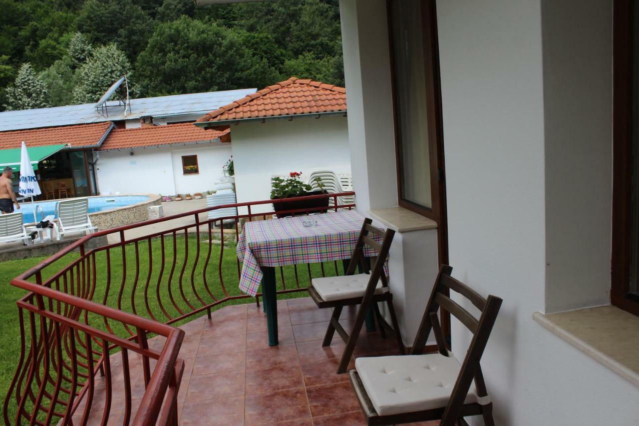 By The River Hotel Complex Balkanets  Ngoại thất bức ảnh